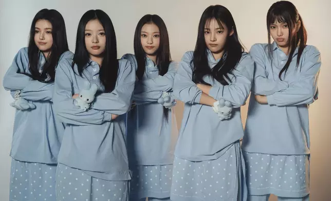 NewJeans與經紀人公司ADOR的合約糾紛持續近一年。NewJeans官方X圖片