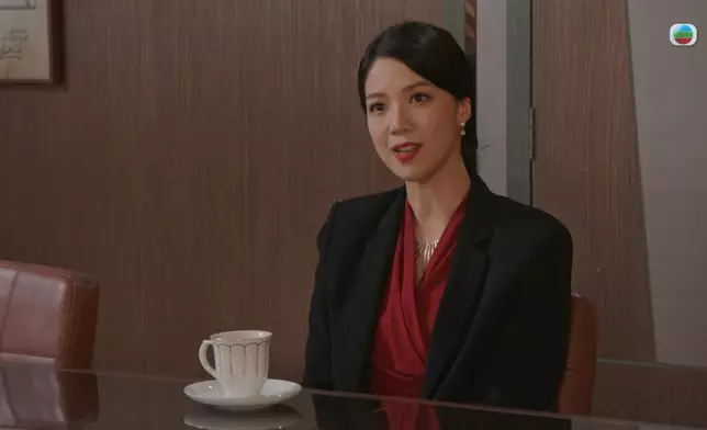 黑化後嘅林澄，都好似徹底變咗另一個人咁，尤其最後嗰吓揚眉，勁正。