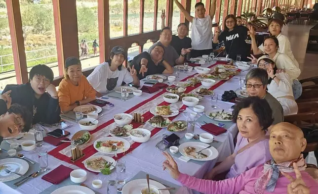 阿姐不忘在IG為《帶阿姐看世界》宣傳，更大哂第一天到不丹的相。