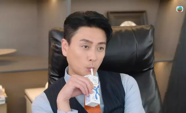 阿佘呢幕「回歸」SNK好睇，佢同黃宗澤各有各寸嘴，唔知佢哋鬥到最後會點呢？