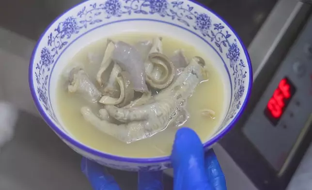 活肉粿條、蝦醬肉、胡椒豬肚湯。