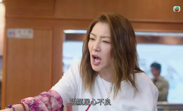 為咗拍攝效果，近鏡係用真刀拍攝，兩位演員鏡頭前後表現亦都好專業。