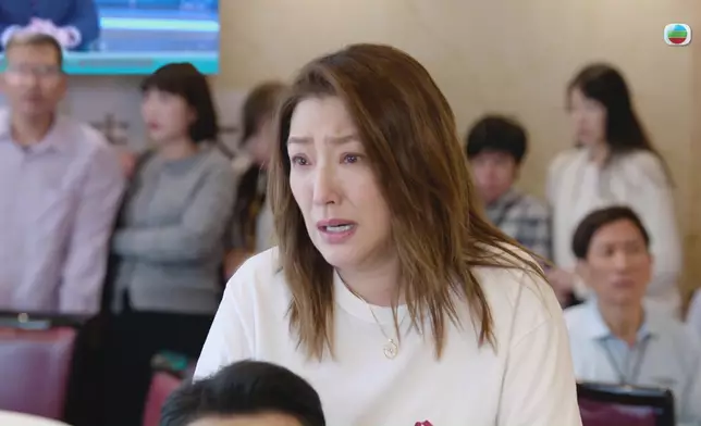 關寶慧亦演活了芬姐無助又淒苦的一面。