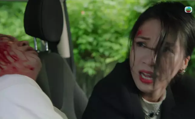 陳曉華嘅激動演繹，令到唐嘉麟呢幕嘅死更摧淚。