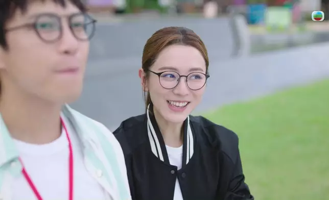 見到敏奕嘅甜笑，就好似見到Sunshine咁。