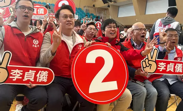 2號李貞儀助選團。巴士的報記者攝