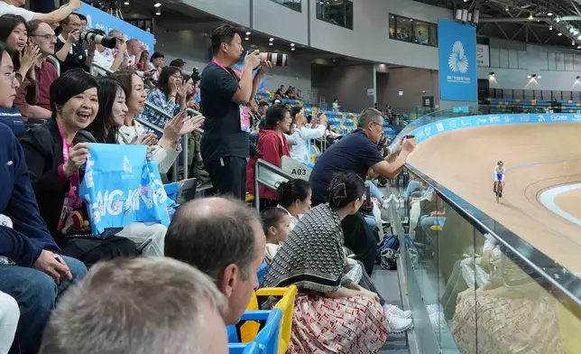 何永賢 Winnie Ho FB