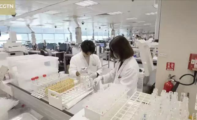 馬會重視賽事誠信，擁有世界級化驗所，提供高水平檢測服務。訪問片段截圖