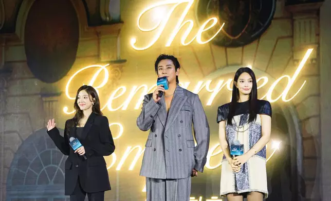 《再婚皇后》主演李世榮、朱智勛、申敏兒一起亮相。