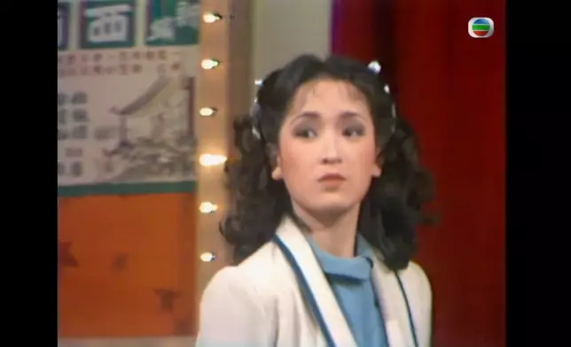 龔姐在劇集《大香港》(1984) 飾演少女舒薇，同樣氣質滿滿。