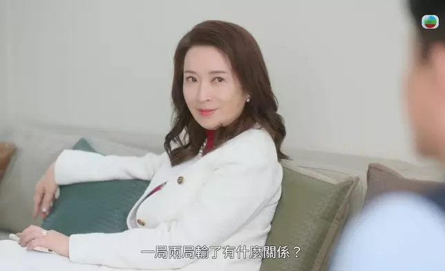 劇集《新聞女王》系列飾演城府極深的電視台老闆娘。