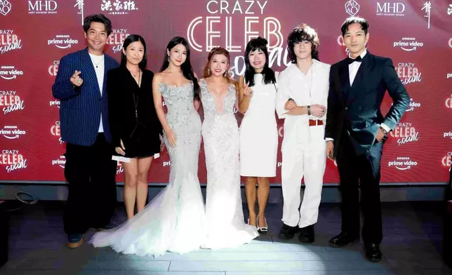 劉晨芝在祝捷會上隆重公布兩大喜訊，宣布《瘋狂名人社交》計劃籌拍第二集。