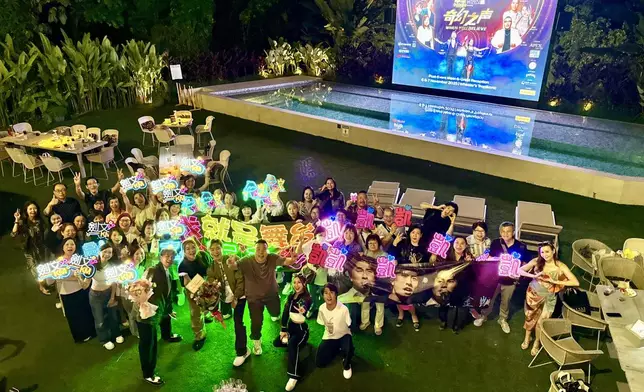 演出之後有一場粉絲大聚會，慰勞Fans的支持！