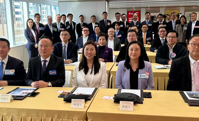 香港中華聯誼會星期五（11月14日）舉辦立法會候選人見面會。巴士的報記者攝