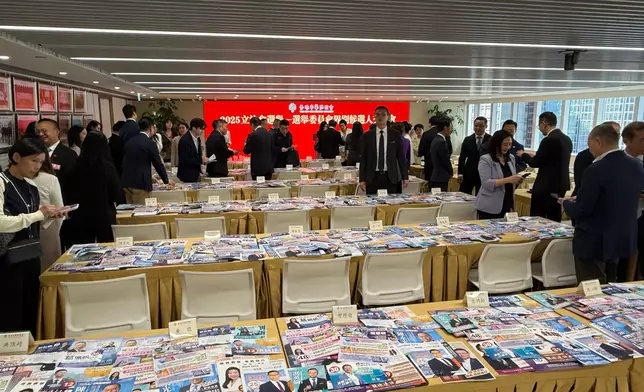 香港中華聯誼會星期五（11月14日）舉辦立法會候選人見面會。巴士的報記者攝