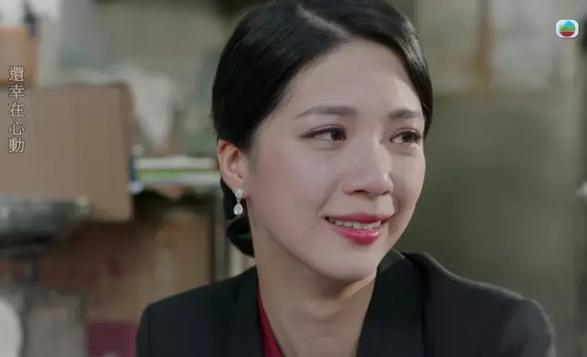 呢兩吓截圖，嗰滴眼淚、嗰個眼神，肯定咗陳曉華嘅演技。