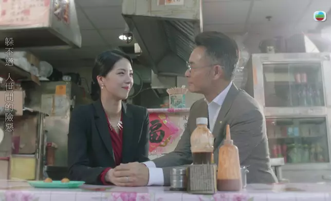 呢兩吓截圖，嗰滴眼淚、嗰個眼神，肯定咗陳曉華嘅演技。