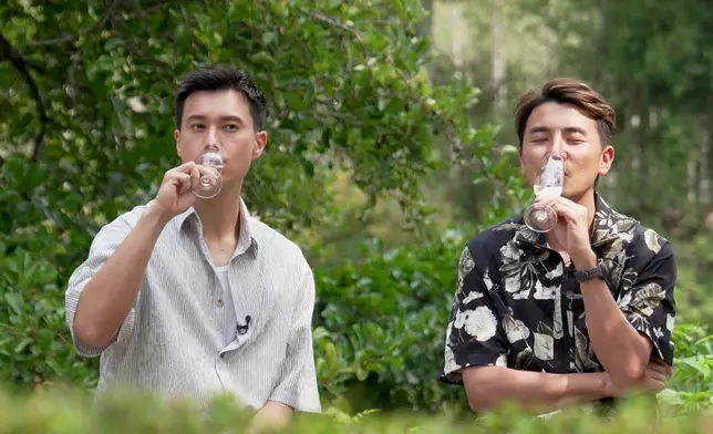 二人更去到紅酒莊。