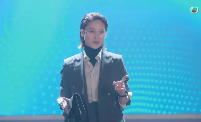 Joman呢個一分鐘嘅成功人士演說，極度像真，佢無論眼神、語氣同埋肢體語言，都好有說服力。