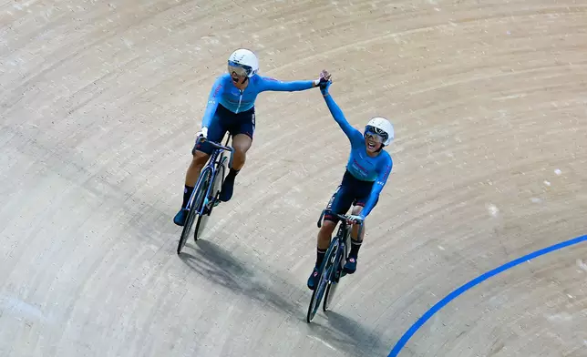 李思穎和梁穎儀奪得金牌。Rosanna Law FB