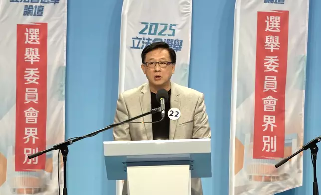 22號候選人何君堯。巴士的報記者攝