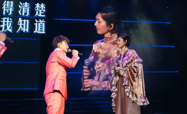 30年老友胡定欣驚喜站台合唱《好心好報》 。