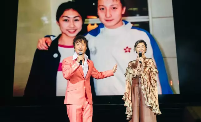 30年老友胡定欣驚喜站台合唱《好心好報》 。