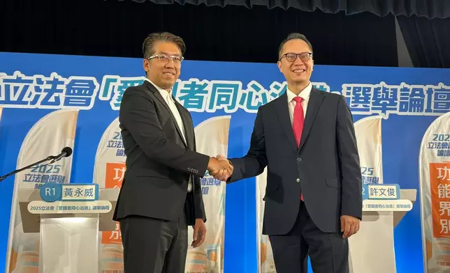 2名候選人同樣來自經民聯，包括1號黃永威（左）及2號許文俊（右）。巴士的報記者攝