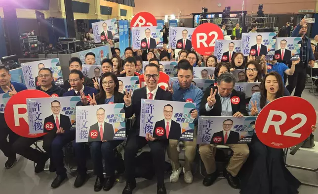 2號候選人許文俊的打氣團。巴士的報記者攝