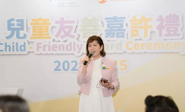 香港基督教服務處總幹事翟冬青致辭時表示，兒童友善不只是口號，而是一種文化，一種態度，期望透過計劃這個平台，讓社會大眾認識兒童友善的真正意義。