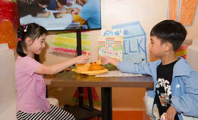 「兒童友善餐廳體驗空間」邀請觀眾找出兒童友善元素。