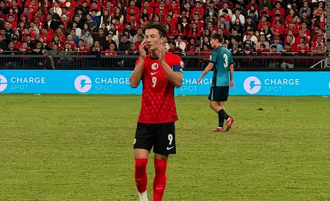 亞洲盃外圍賽港隊主場戰新加坡，安永佳頭槌建功，港隊1比0領先。讀者提供