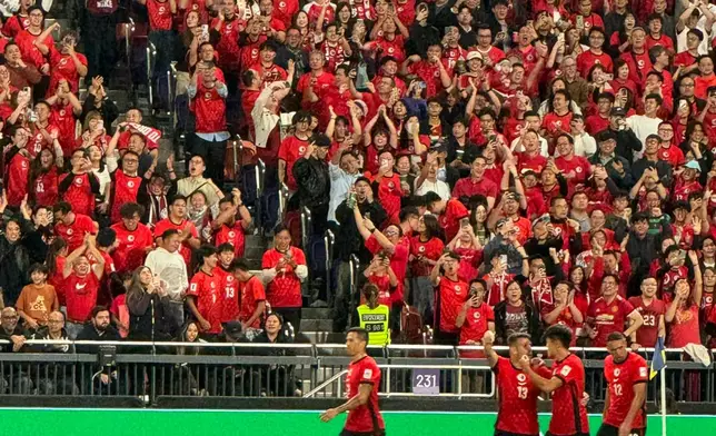 亞洲盃外圍賽港隊主場戰新加坡，安永佳頭槌建功，港隊1比0領先。讀者提供