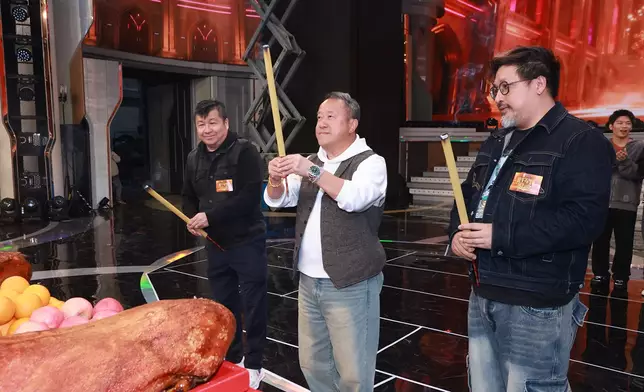 一眾高層包括節目內容營運總經理曾志偉出席拜神儀式