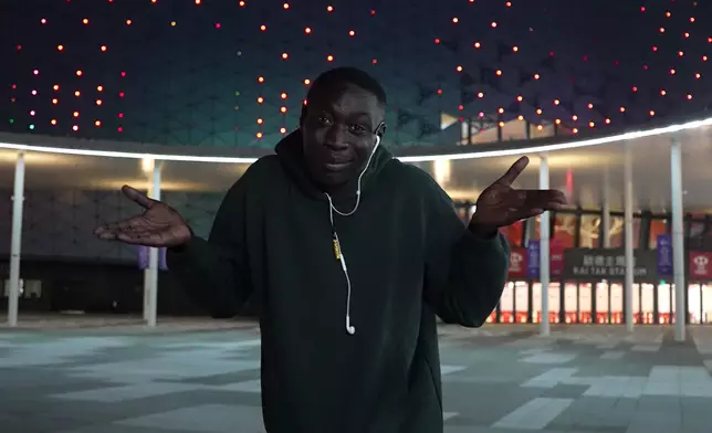 Khaby 看到主場館外牆 LED 打出香港歡迎Khaby的字樣，讓他直呼: 「太震撼了﹗」。旅發局提供