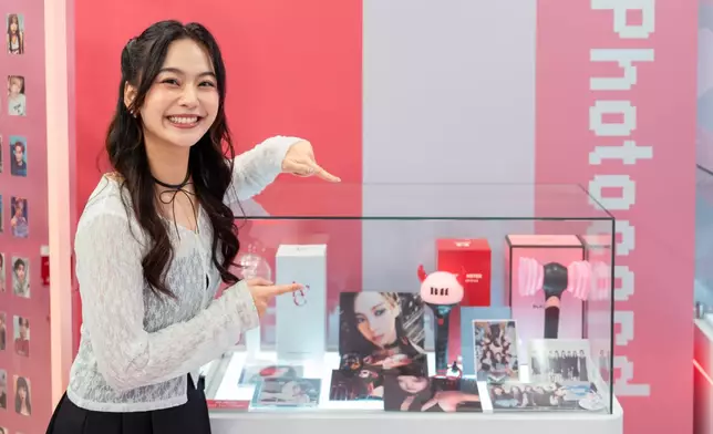 尖東站特別展出多款K-pop周邊商品