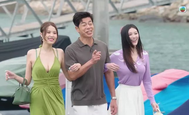 原本係開心嘅船P。