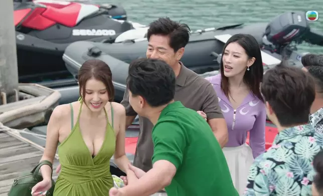 原本係開心嘅船P。