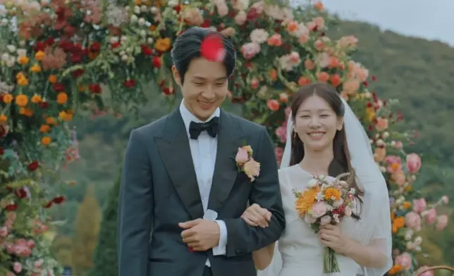 《宇宙Marry Me?》迎來Happy Ending。Disney+提供截圖