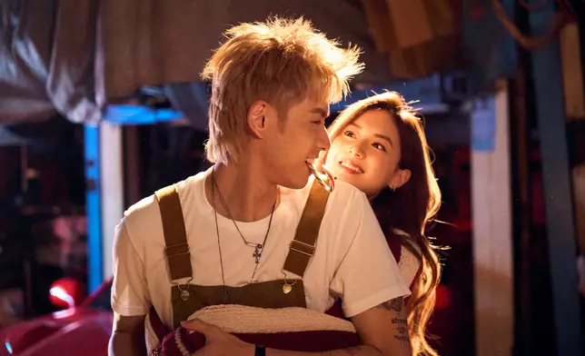 化身「車房3」。