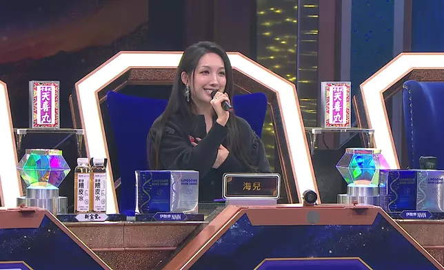 被深深打動嘅海兒，笑言聽出了以往失戀被飛的慘痛回憶。