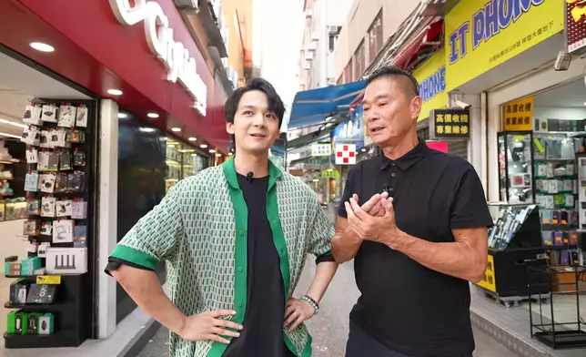 鄧達智帶Arthur到冬菇亭搵食。