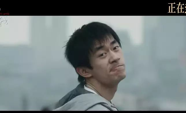 不少網民認為他逐年挑戰不同類型及高難度角色，毫無偶像包袱