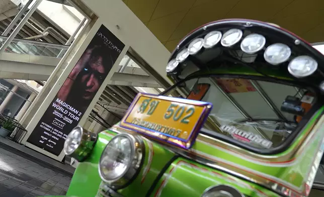 曼谷會場內外遍佈Jackson應援海報。