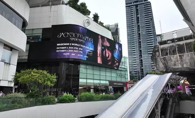 曼谷會場內外遍佈Jackson應援海報。