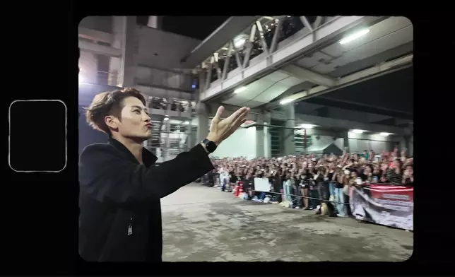 Jackson表示：好感激泰國嘅觀眾，擁有嘅時候要珍惜，同埋係要知道點解你有，即係人哋俾你，唔係你話你做咗啲乜嘢好鬼勁，You don't deserve it，所以點解我每次嚟我都會感激呢個opportunity。