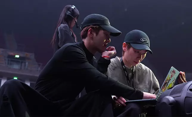 世界巡迴演唱會Jackson身兼多職，擔任統籌和總監，由服裝、舞蹈編排、燈光和舞台效果等都親自參與