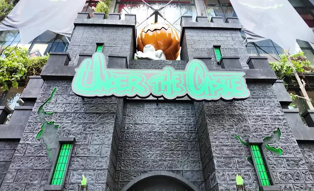 Jackson亦化身創意總監，以八個月籌備、兩個月搭建而成的「幽靈城堡」於泰國登場。