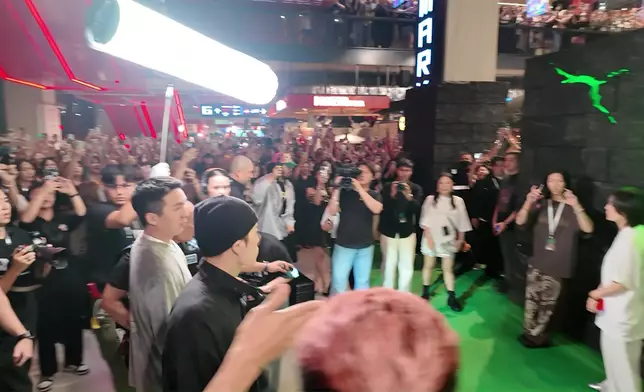 Jackson亦化身創意總監，以八個月籌備、兩個月搭建而成的「幽靈城堡」於泰國登場。