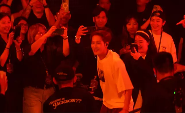 演唱會Encore環節亦會邀請家人、好友及隨機粉絲上台同樂，派對氣氛高漲。